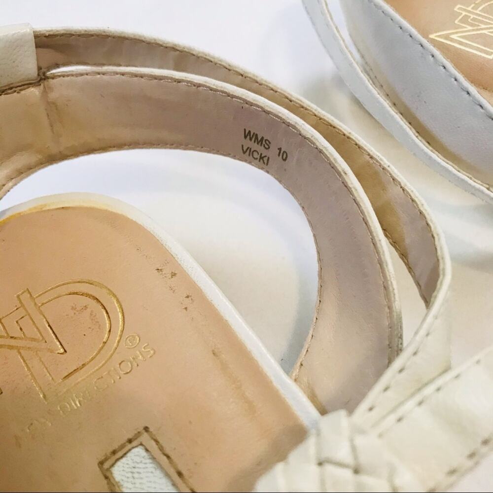 New Directions Sandals - Picture 4 of 6